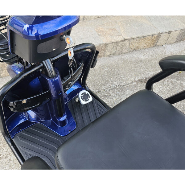 dvumestna trikolka bullmax b10 sinya 9.jpg